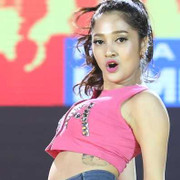 Bảo Anh lộ hình xăm lớn, Hương Tràm lộ bạn trai tin đồn