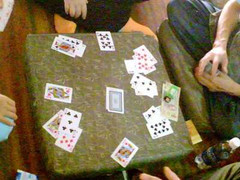 Bắt cả nhà chủ tịch xã đánh bài