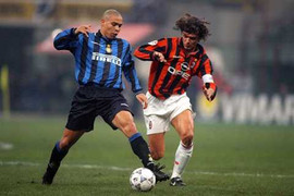 Clip: Ro 'béo' đọ tài các siêu hậu vệ