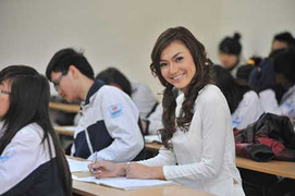 Soi điểm thi tốt nghiệp các hot girl đình đám