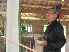 Lạ lùng gia chủ quỳ khóc xin khách giết chó!