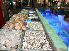 Địa ốc ế khách, đại gia chuyển sang buôn tôm, cua, cá