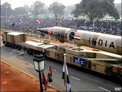 Ấn Độ lắp đầu đạn hạt nhân cho tên lửa liên lục địa