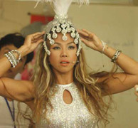 Thúy Uyên: 42 tuổi nhưng cứ ngỡ mình 24!