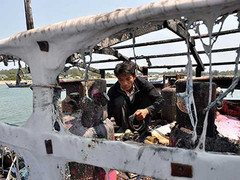 Clip: Tàu cá thoát nạn nhờ sóng di động