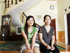 Nữ sinh 9X bỏ thi ĐH kêu oan cho cha