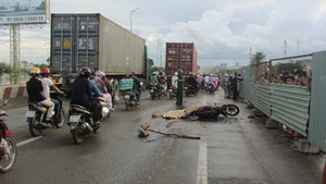 Nam thanh niên thiệt mạng dưới bánh xe container