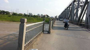 Ném vợ xuống sông: Chồng nói muốn 'giúp sức'