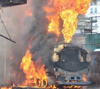 Nổ lớn một cây xăng ở Hà Nội