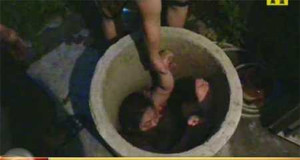 Clip: Say rượu, người phụ nữ kẹt dưới giếng sâu