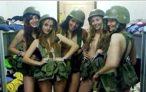 Khoe thân gợi cảm, 4 nữ binh sĩ Israel bị kỷ luật