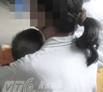 Quý bà ‘kiếm’ con từ những cuộc tình chớp nhoáng