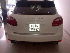 Nháo nhào bán tháo xe sang biển ngoại giao giá phân nửa