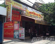 Ảnh: Những 'quả bom nổ chậm' giữa lòng Hà Nội