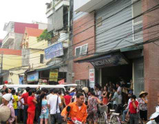 Hà Nội: Nam thanh niên treo cổ ở lan can tầng 7