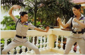 Clip: Nữ vệ sĩ xinh đẹp đấu võ, múa côn