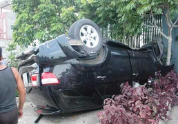 Khởi tố tài xế hất người văng lên mái nhà