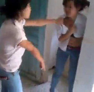 Nữ sinh làm nhục bạn bị kỷ luật thế nào?