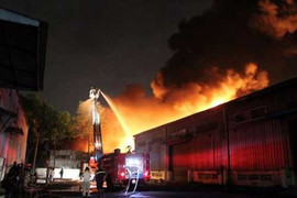 Cháy dữ dội tại nhà ga Sân bay quốc tế Nội Bài