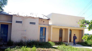 Hàng loạt nhà vệ sinh nhỏ xíu giá trên 500 triệu đồng