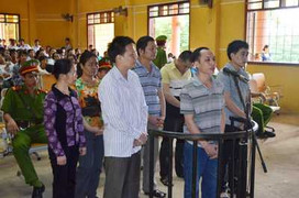 Cán bộ gieo 'cái chết trắng' ngã quỵ trước án tử hình