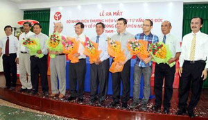 Nghi án hối lộ 100 triệu: Thương thế bằng mười hại nhau