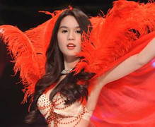 Ngọc Trinh thoát tội, phạt 5 mẫu diễn nội y 3,5 triệu