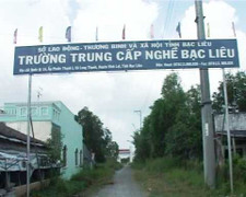 Đầu tư hơn 100 tỷ, chỉ dạy 60 học viên