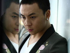 Hành hung phóng viên, Thích Tiểu Long bị bắt