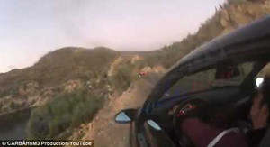 Clip: Sống sót thần kỳ sau khi lật xe xuống vực