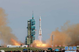 Clip: Trung Quốc 'khoe' tàu vũ trụ Thần Châu 10