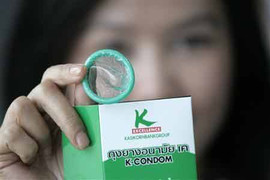 Sếp tặng quà... bao cao su, trứng vịt lộn cho nhân viên