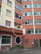 Hà Nội: Bé gái 4 tuổi tử vong ở khu đô thị Linh Đàm