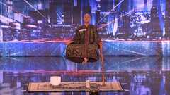 Choáng với thí sinh bay lơ lửng ở Got Talent