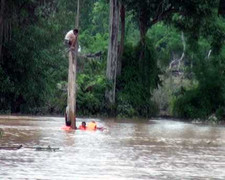 Vỡ đập thuỷ điện: Phút sinh tử dưới dòng lũ lớn