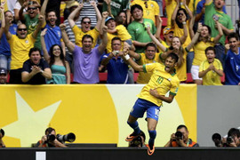 Ngắm siêu phẩm đẹp từng centimet của Neymar