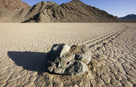 Bí ẩn những hòn đá biết đi ở thung lũng Chết