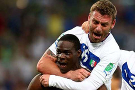 Pirlo, Balotelli hợp bích, Italia hạ đẹp Mexico