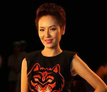 Ném bom xăng, đốt nhà dân giữa ban ngày