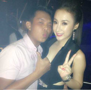 Kỳ Duyên kết hôn lần 3, Angela Phương Trinh lại hở hang