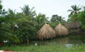 Muôn kiểu 'bình dân hóa' dịch vụ ăn chơi chốn Sài thành