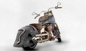 Soi siêu mô tô 'độ' vàng đắt nhất thế giới