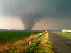 Video: Lốc xoáy khủng khiếp tàn phá Kiên Giang