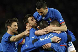 Ngược dòng kịch tính, Italia tiễn Nhật về nước