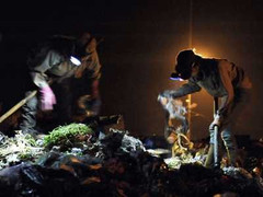 Thâm nhập 'đại bản doanh rác' lớn nhất thủ đô