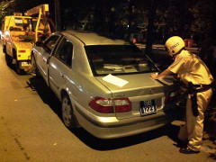 Hà Nội: Xe biển xanh đi vào đường cấm, tông CSGT