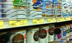 Sữa bình ổn giá đắt hơn thị trường