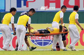 Tấn Trường suýt gãy chân, quân bầu 8X thua bất phục