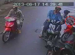 Clip: Bẻ khoá, trộm xe giữa phố đông người