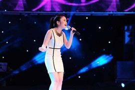 Bản sao Hương Tràm gây sốt, Kyo York xuyên tạc thơ